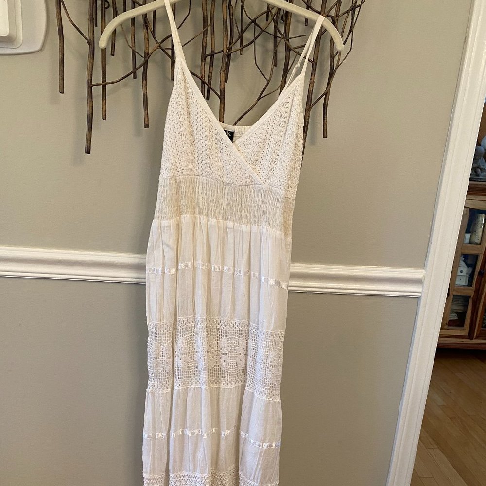 Ki White Bohemian Sleeveless Dress